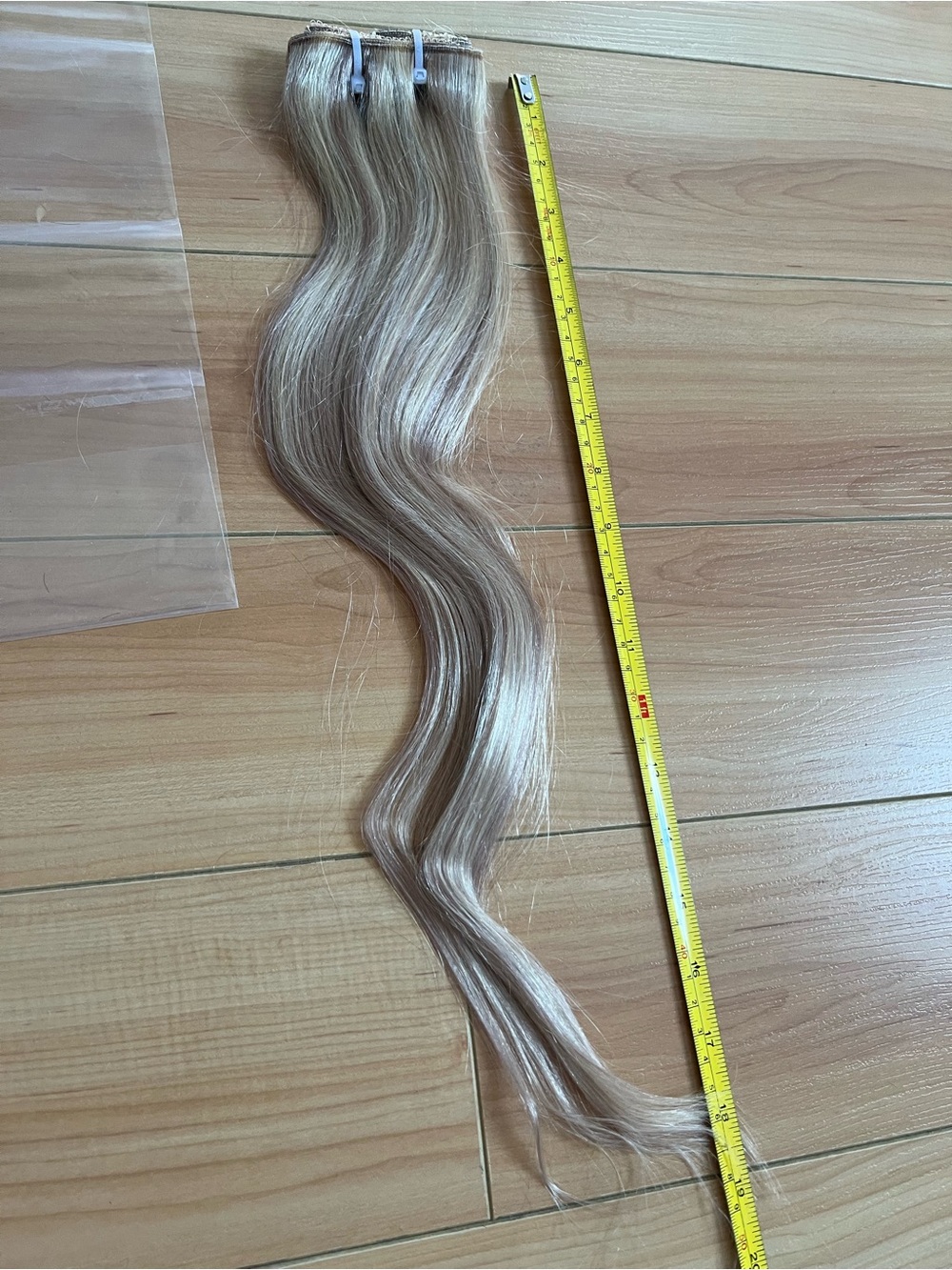 Long Soft Wave Clip-In Extension in Light Blonde
